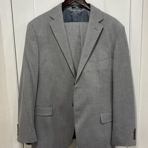 DKNY LIGHT GREY MENS SUIT 42S, 36x30